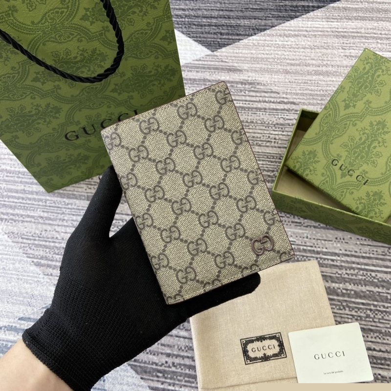 G*u*i wallets & purse